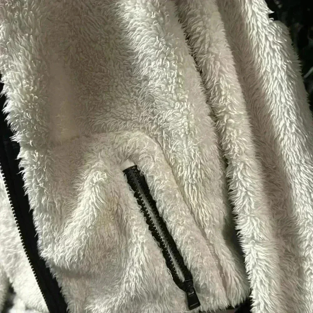 Calvin Klein Performance Sherpa - Picture 4 of 12